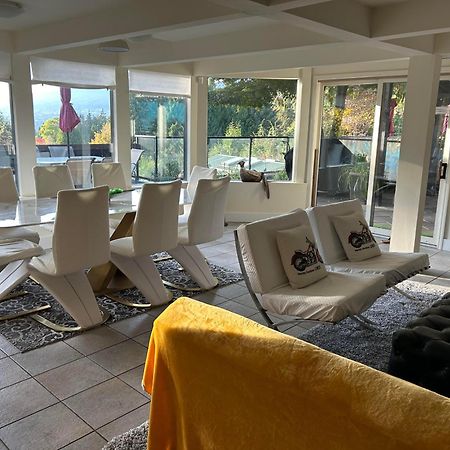 Grouse Cheerful Large Private Bedroom, Bath, Shared Deck, Pool, Hot Tub North Vancouver Luaran gambar