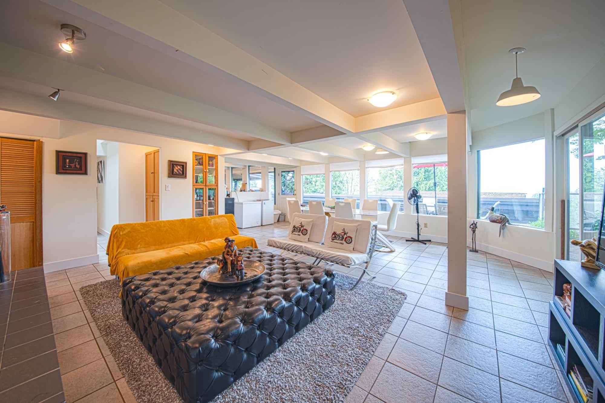 Grouse Cheerful Large Private Bedroom, Bath, Shared Deck, Pool, Hot Tub North Vancouver Luaran gambar