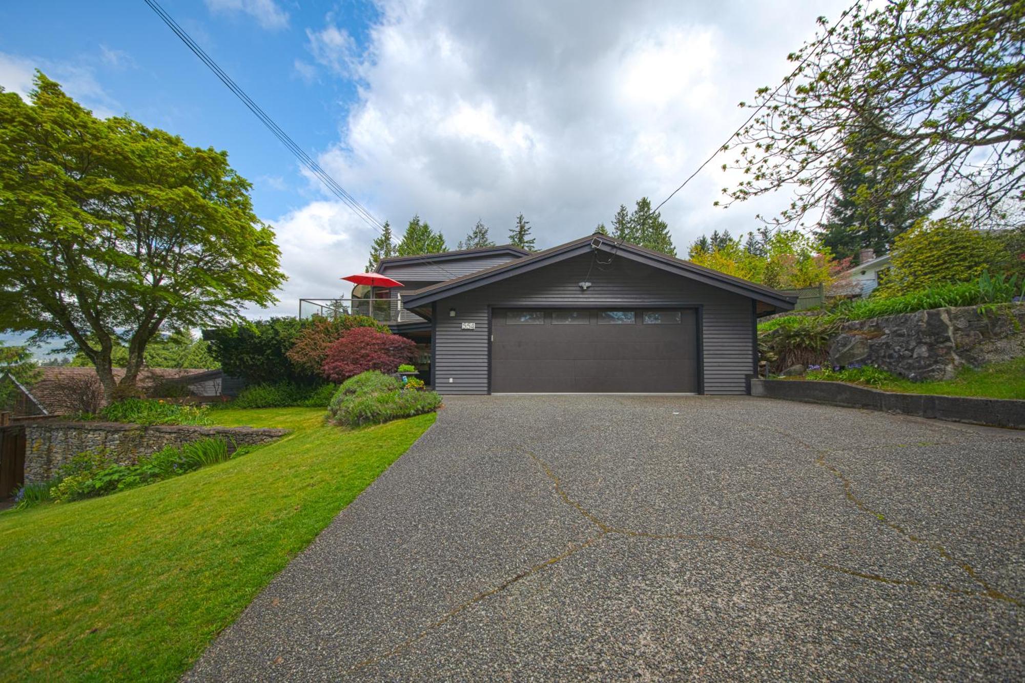 Grouse Cheerful Large Private Bedroom, Bath, Shared Deck, Pool, Hot Tub North Vancouver Luaran gambar