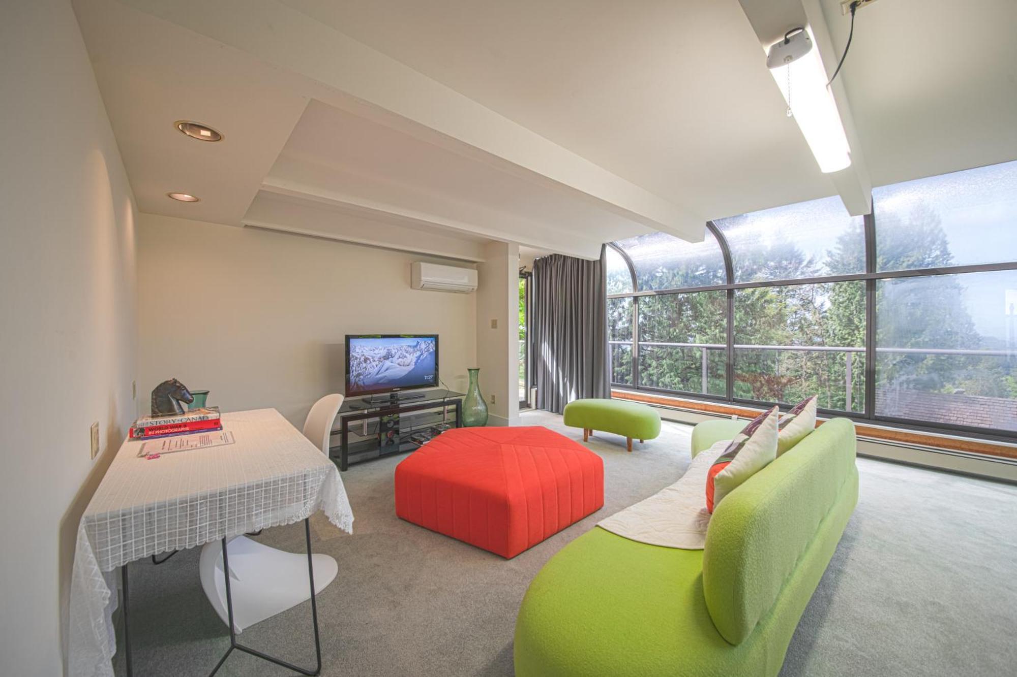 Grouse Cheerful Large Private Bedroom, Bath, Shared Deck, Pool, Hot Tub North Vancouver Luaran gambar